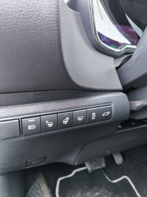 TOYOTA COROLLA 2.0 Hybrid Тирасполь - изображение 6
