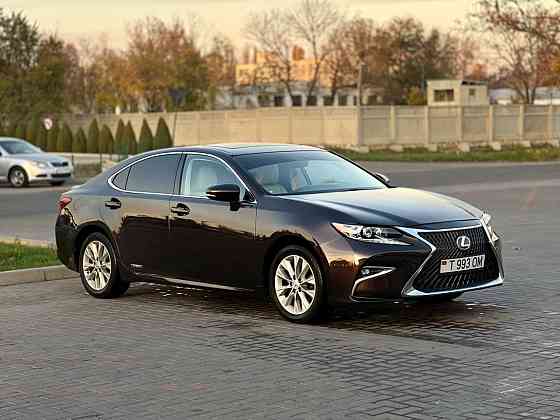 Lexus ES300h • 2.5 Hybrid • 2014 год • Автокредит Tiraspol
