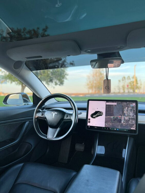 Продам Tesla Model 3, 2018 год выпуска, Запас хода: 400 км Тирасполь - изображение 5