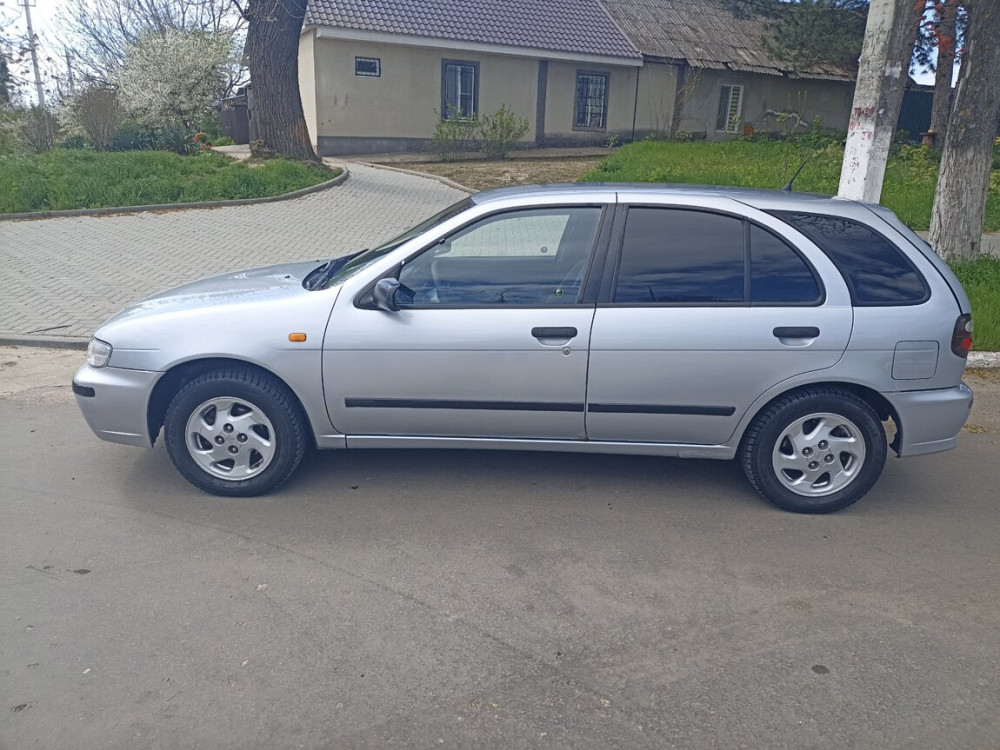 Nissan Almera 2000 год Бендеры Bender - fotografie 1