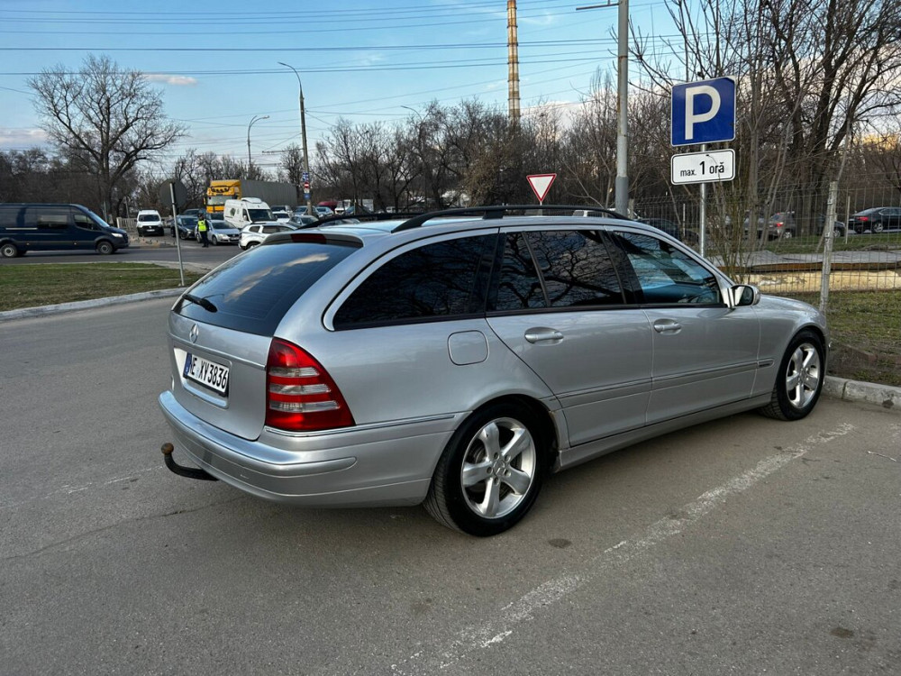 Mercedes C-Class 2004 an Tiraspol Tiraspol - fotografie 3