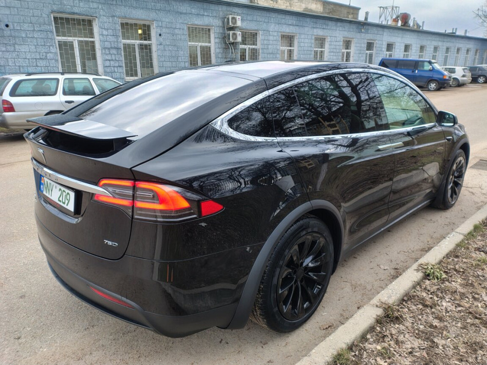 Tesla model X Tiraspol - fotografie 5