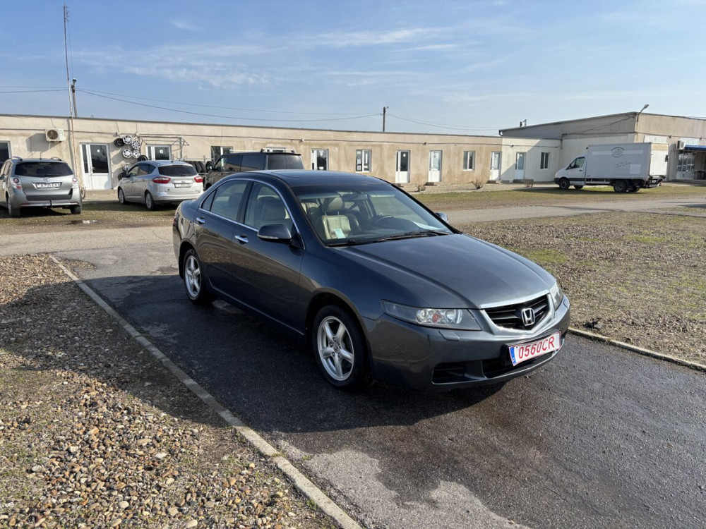 Honda Accord 2005 an Bender Bender - fotografie 1