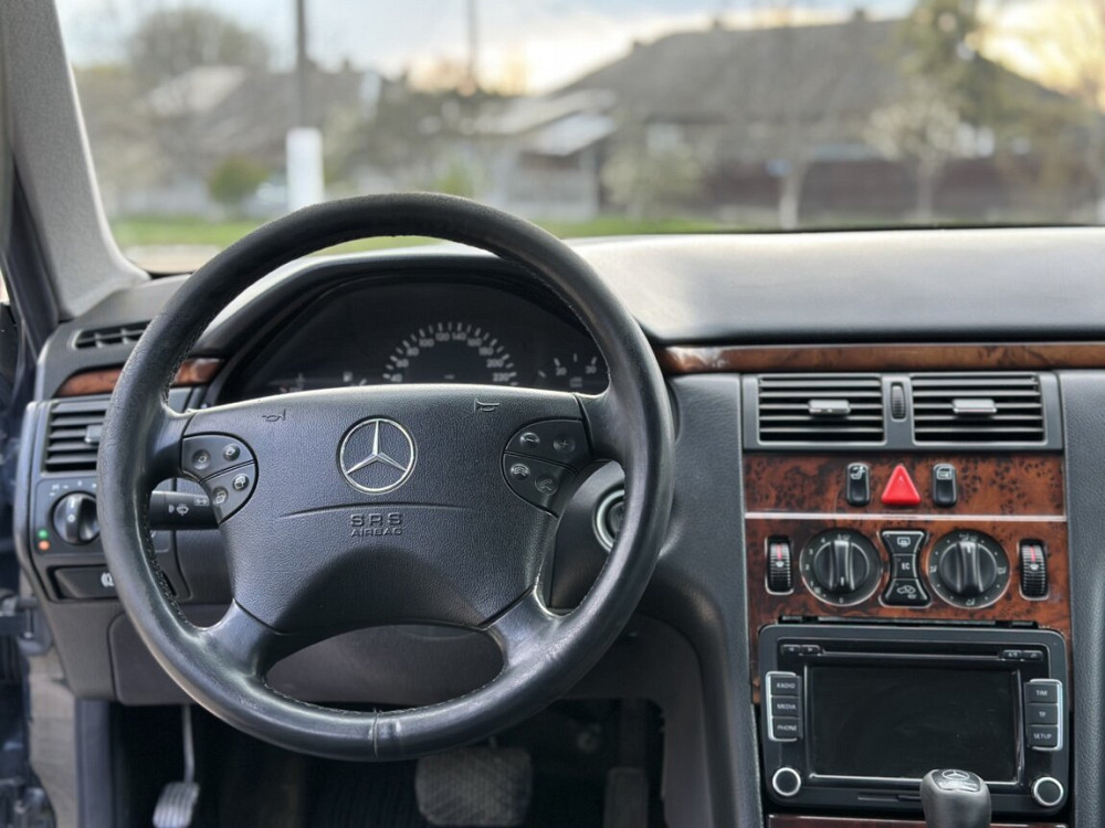 Mercedes E-Class 2000 an Tiraspol Tiraspol - fotografie 7