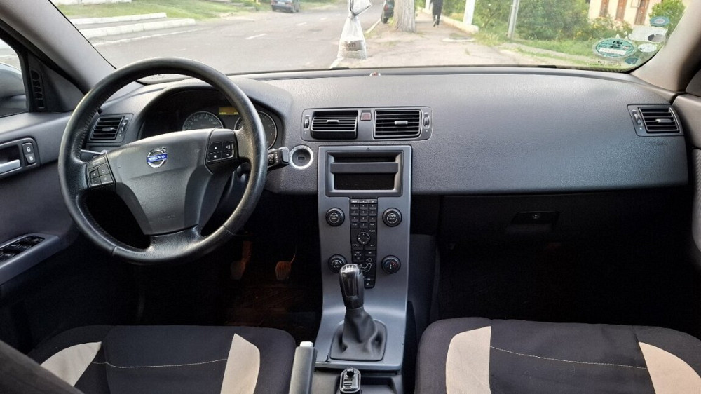 Volvo S40 2007 an Bender Bender - fotografie 2