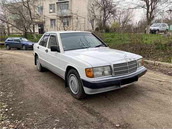 Mercedes 190 (W201) 1990 год Бендеры Бендеры