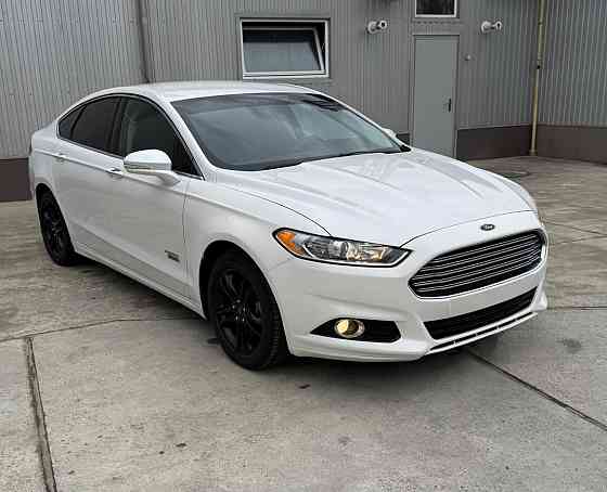 Ford fusion plugin hybrid 2015 год. Tiraspol