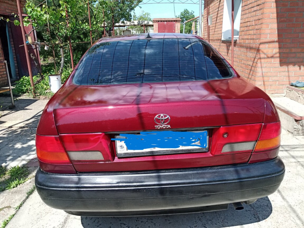 Toyota Carina 1997 год Суклея Суклея - изображение 3