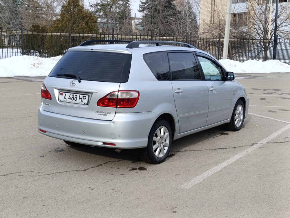 Toyota Avensis Verso 2004 год Бендеры Бендеры - изображение 4