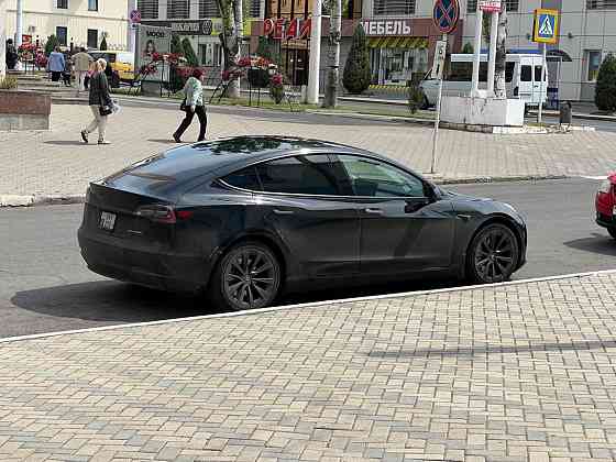 Tesla Model 3 2022 an Bender Bender