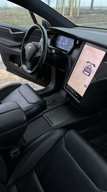 Tesla Model X 2018 an Tiraspol Tiraspol - fotografie 9