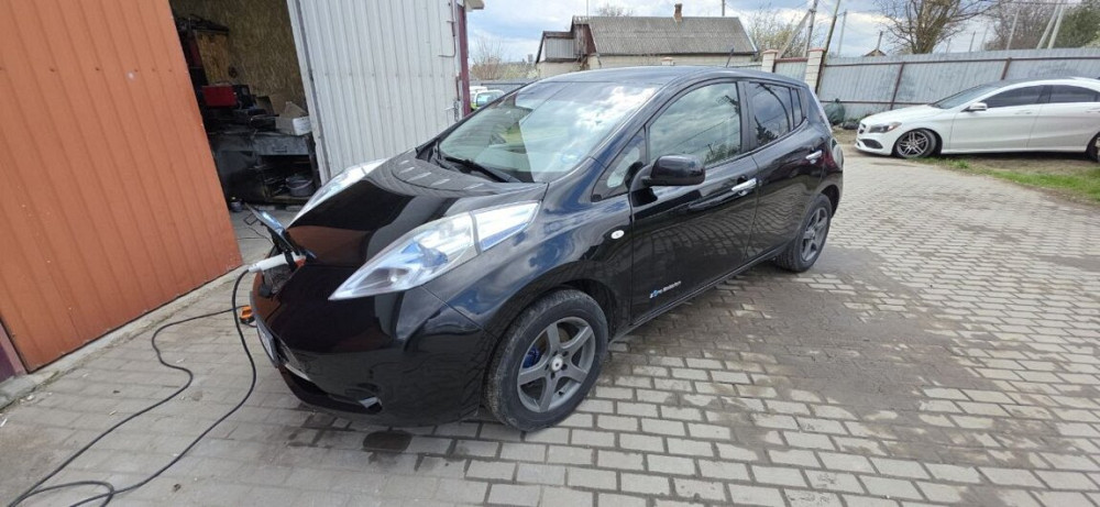 Nissan Leaf 2012 год Бендеры Бендеры - изображение 1