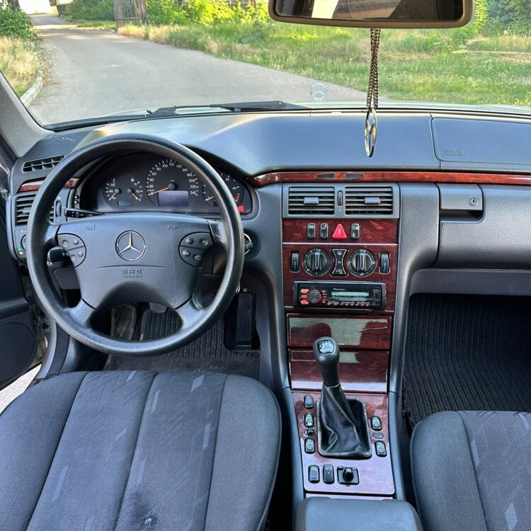 Mercedes E-Class 2000 год Тирасполь Tiraspol - fotografie 5
