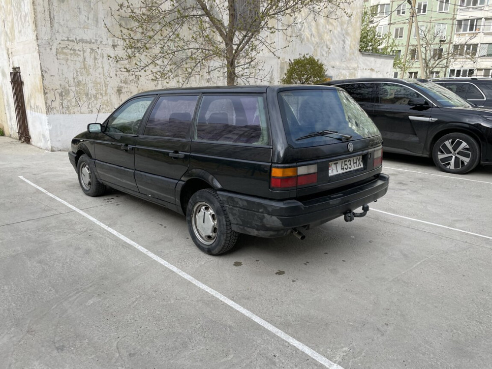 Volkswagen Passat 1989 an Tiraspol Tiraspol - fotografie 2