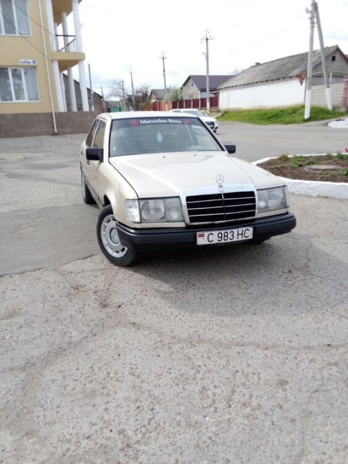 Mercedes W124 1989 an Tiraspol Tiraspol - fotografie 1