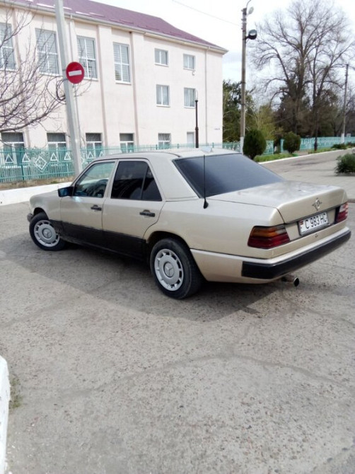 Mercedes W124 1989 an Tiraspol Tiraspol - fotografie 2