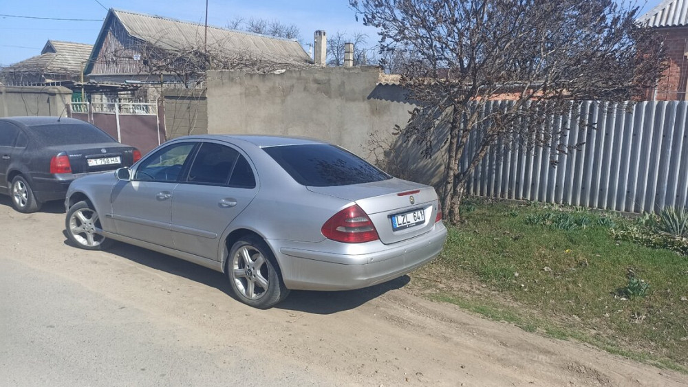 Mercedes E-Class 2003 an Tiraspol Tiraspol - fotografie 1