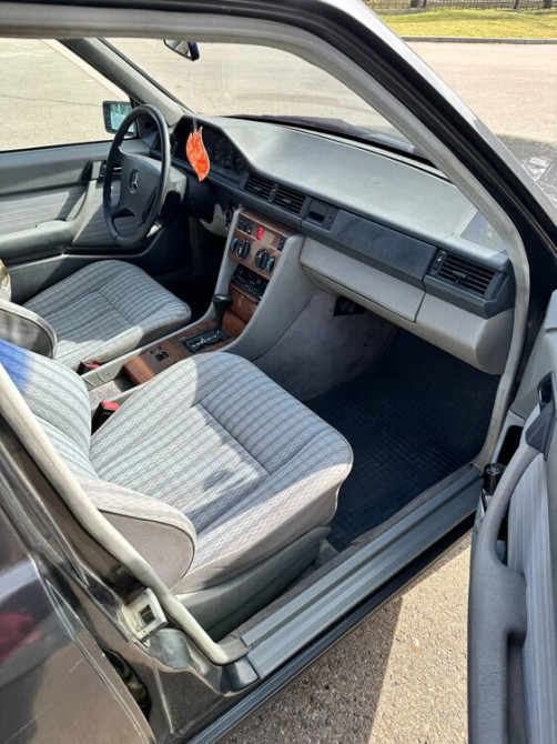 Mercedes E-Class 1988 год Тирасполь Тирасполь - изображение 3