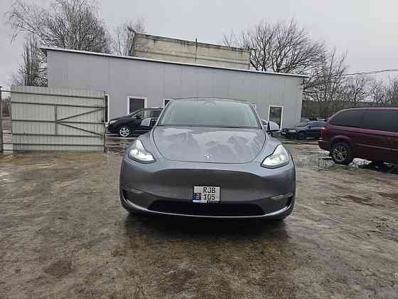 Tesla Model Y 2024 an Bender Bender