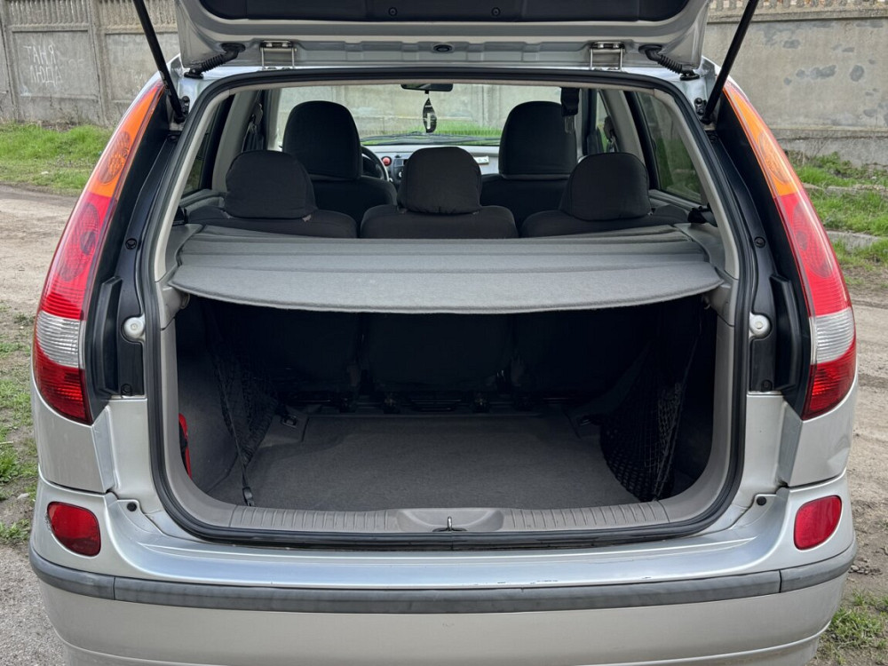 Nissan Almera Tino 2001 an Tiraspol Tiraspol - fotografie 7