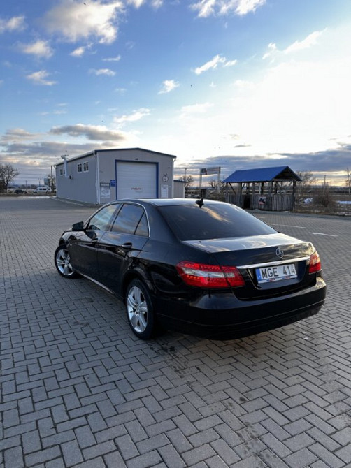 Mercedes E-Class 2011 an Tiraspol Tiraspol - fotografie 4