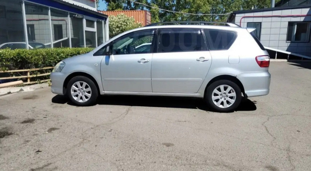 Toyota Avensis Verso 2002 год Тирасполь Tiraspol - fotografie 1