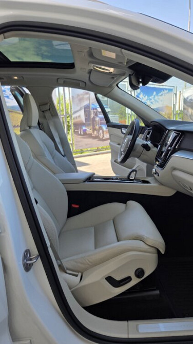 Volvo XC60 2022 год Кишинёв Chişinău - fotografie 10