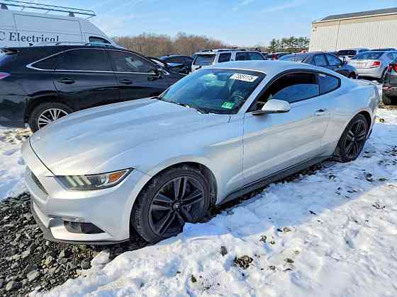 Ford Mustang 2015 an Bender Bender