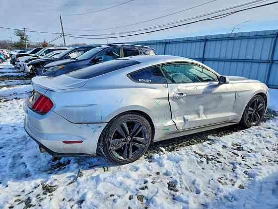 Ford Mustang 2015 an Bender Bender