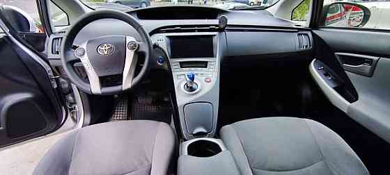 Toyota Prius 2012 an Bender Bender