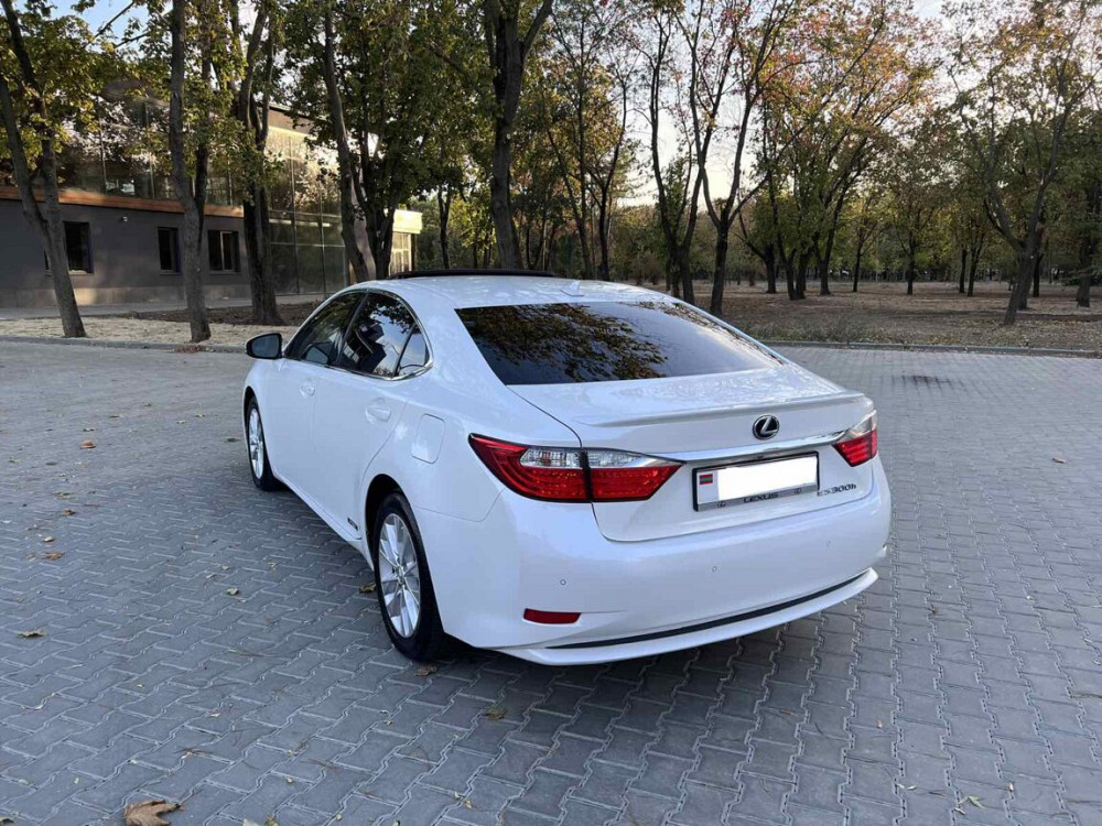 Lexus ES 2013 an Tiraspol Tiraspol - fotografie 3
