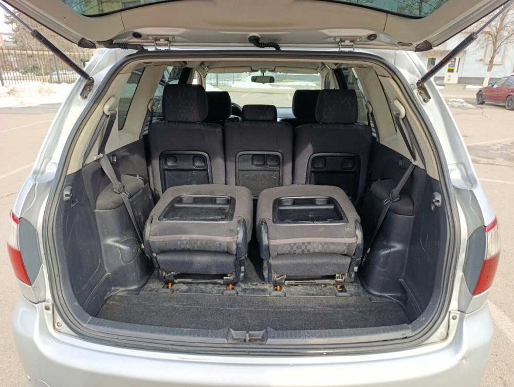 Toyota Avensis Verso 2004 год Бендеры Бендеры - изображение 8