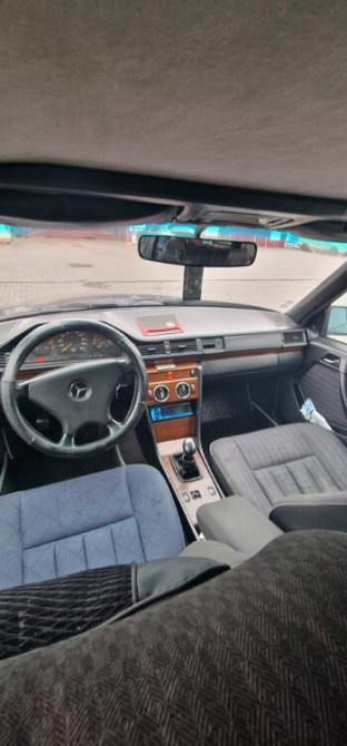 Mercedes W124 1992 an Bender Bender - fotografie 7