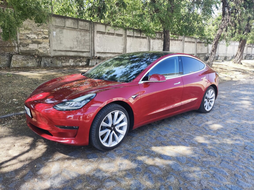 Tesla Model 3 2018 an Tiraspol Tiraspol - fotografie 1