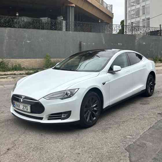 Tesla Model S 2015 an Tiraspol Tiraspol