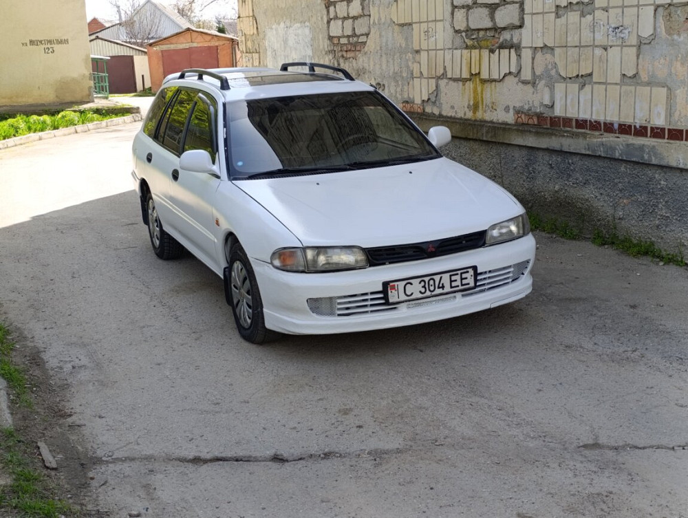 Mitsubishi Lancer 1994 an Bender Bender - fotografie 3