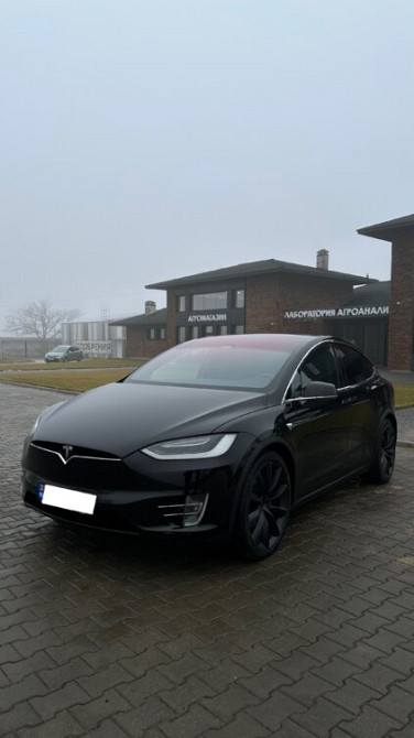 Tesla Model X 2018 an Tiraspol Tiraspol - fotografie 1