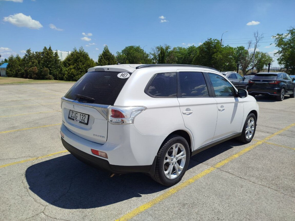 Mitsubishi Outlander 2013 Tiraspol Tiraspol - photo 3