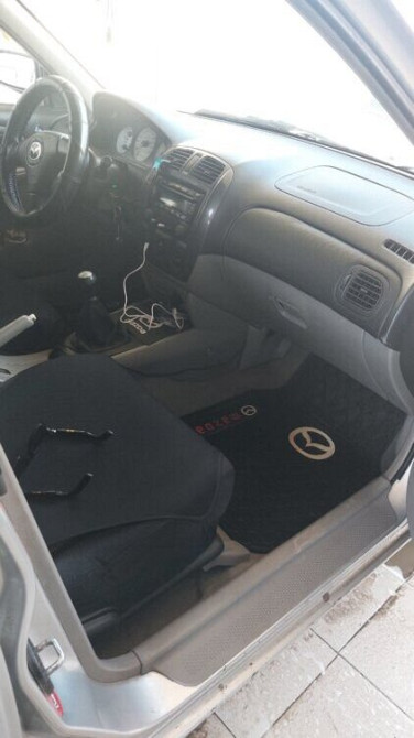 Mazda 323 2003 год Тирасполь Тирасполь - изображение 8