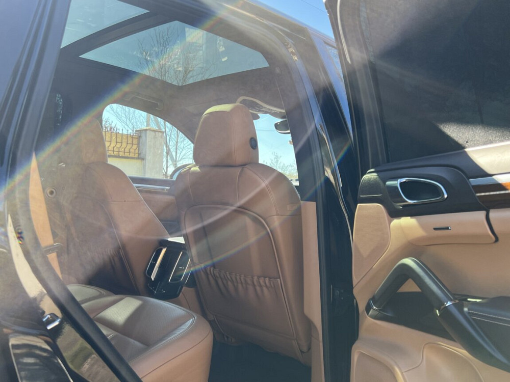 Porsche Cayenne 2014 an Bender Bender - fotografie 10