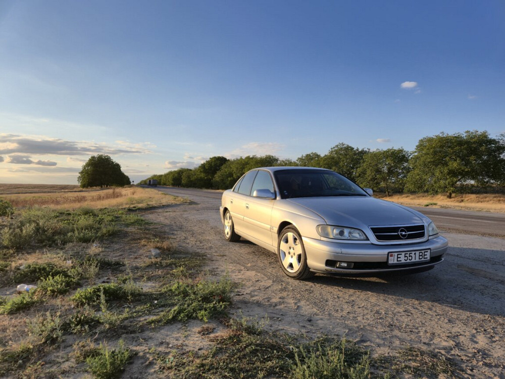 Opel Omega 2002 an Bender Bender - fotografie 8
