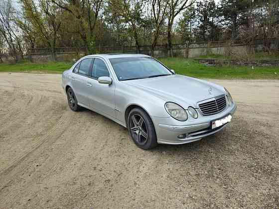 Mercedes E-Class 2002 Bender Bender
