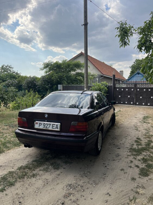 BMW 3 Series 1992 год Слободзея Слободзея - изображение 3