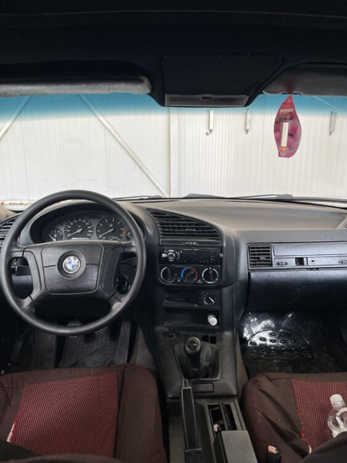 BMW 3 Series 1992 год Слободзея Слободзея - изображение 5