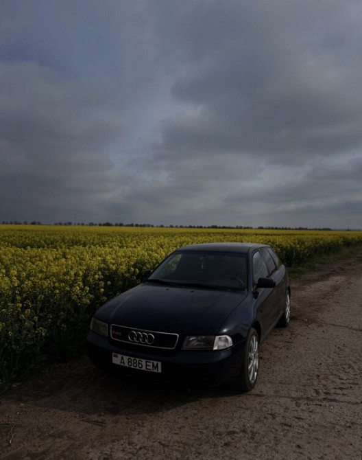 Audi A4 1998 год Парканы Parcani - photo 3