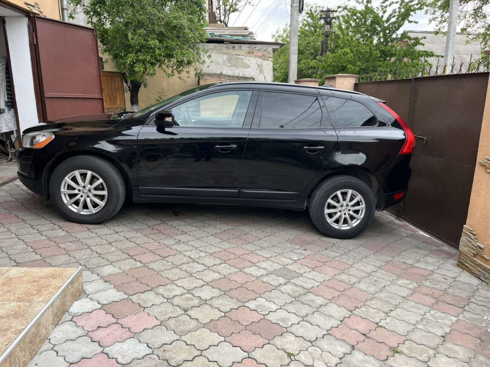 Volvo XC60 2013 год Кишинёв Chisinau - photo 1