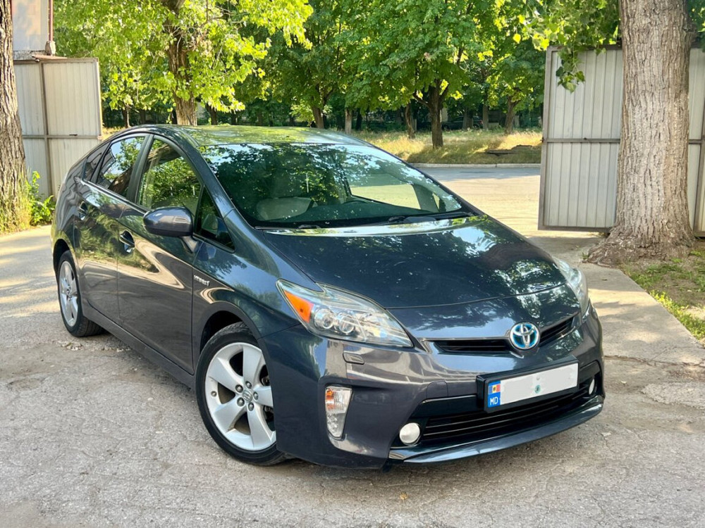 Toyota Prius 2013 год Бендеры Bender - photo 1