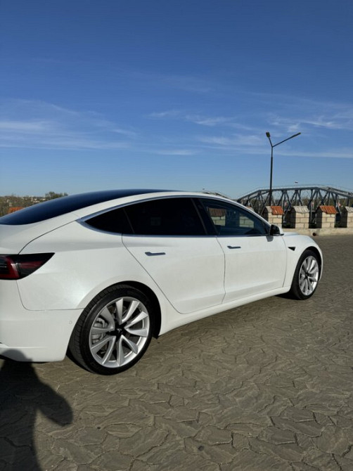 Tesla Model 3 2019 an Bender Bender - fotografie 9
