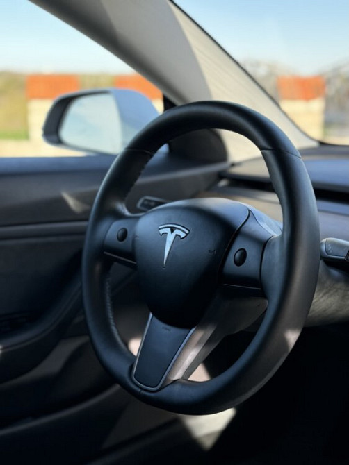 Tesla Model 3 2019 an Bender Bender - fotografie 7