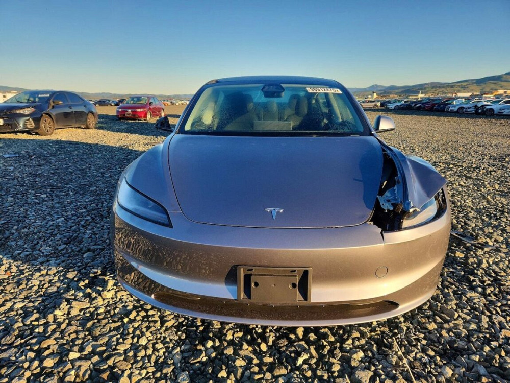 Tesla Model 3 2025 an Tiraspol Tiraspol - fotografie 1